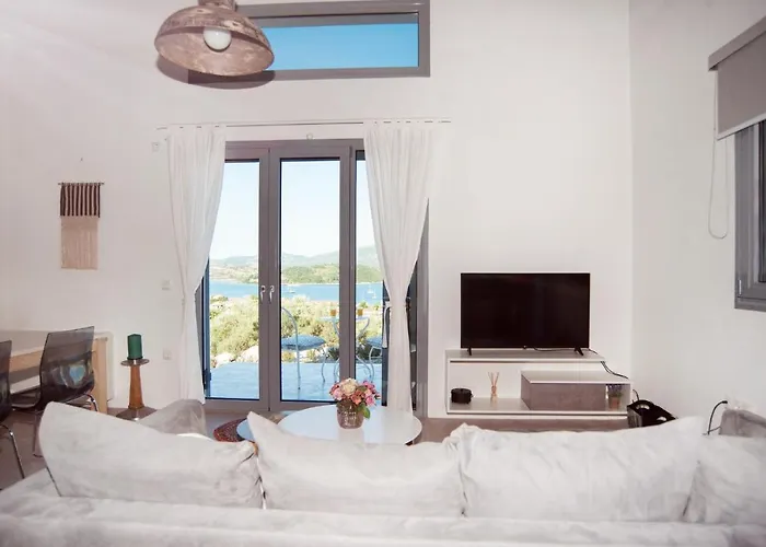 Laura_sea View_house